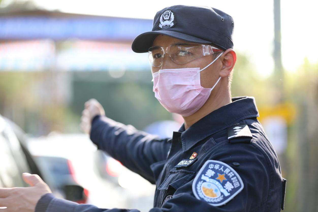 "我们特警时时练兵备战,天天在岗备勤,却不希望被经常使用,因为我们每