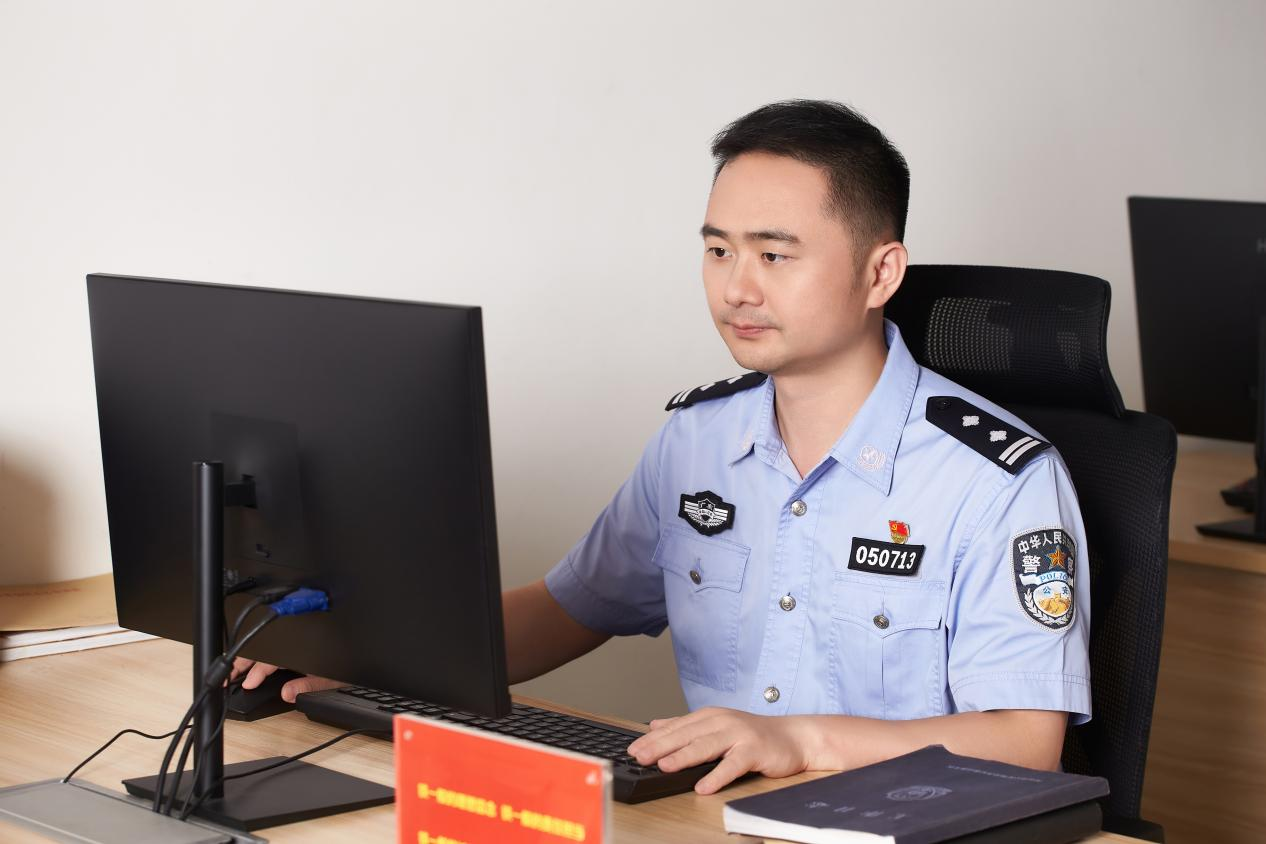 特区卫士丨全国优秀人民警察唐礼丰扎根经侦战线20年严打经济犯罪