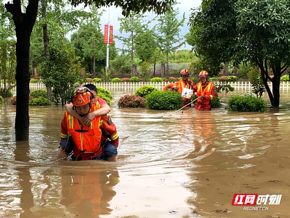 抢险！湖南多地暴雨，消防紧急救援疏散群众300余人！休闲区蓝鸢梦想 - Www.slyday.coM