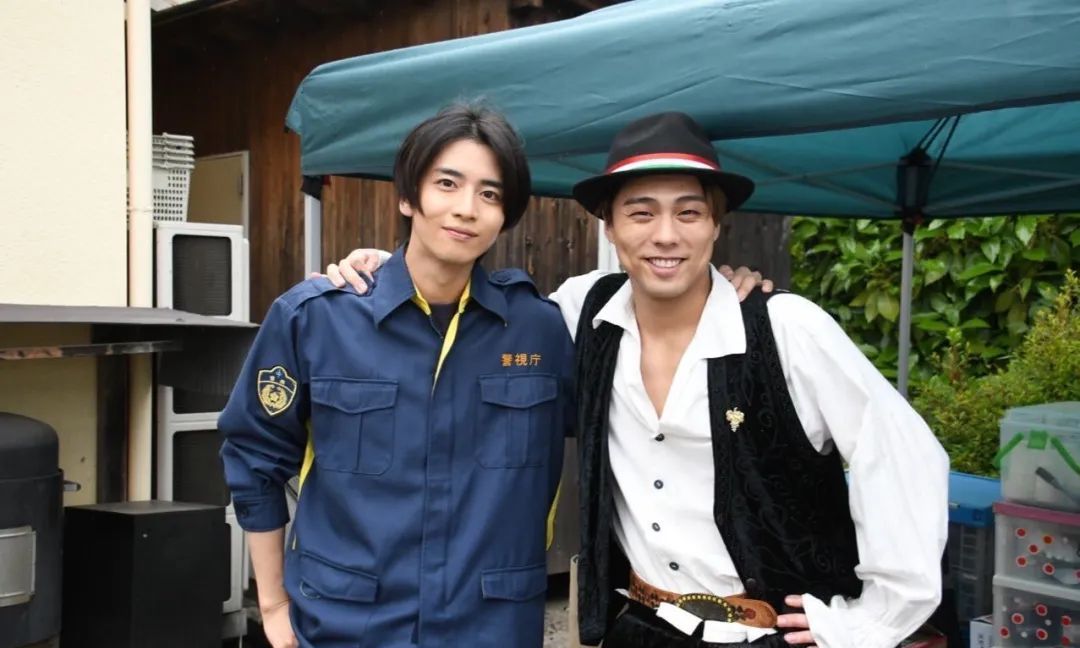 假面骑士映司与莲加入飞羽真和飞彩新剧永梦和贵利矢再次同框