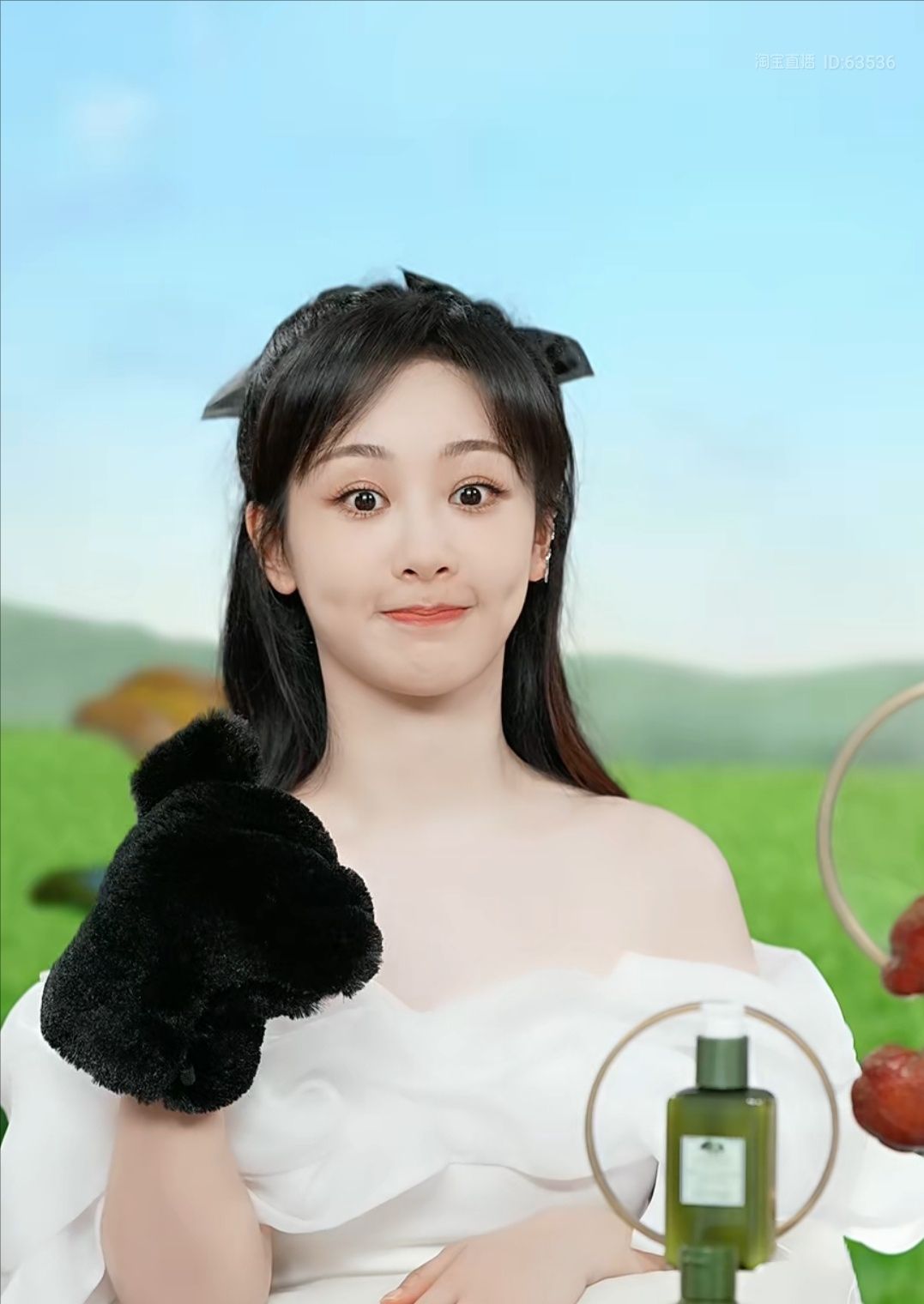 杨紫出席品牌直播活动，眼睛又大又亮，扑闪扑闪，好像个小猫咪休闲区蓝鸢梦想 - Www.slyday.coM