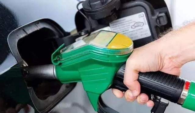 “有车”和“没车”的区别有多大？6点不同，句句说到心坎里了休闲区蓝鸢梦想 - Www.slyday.coM