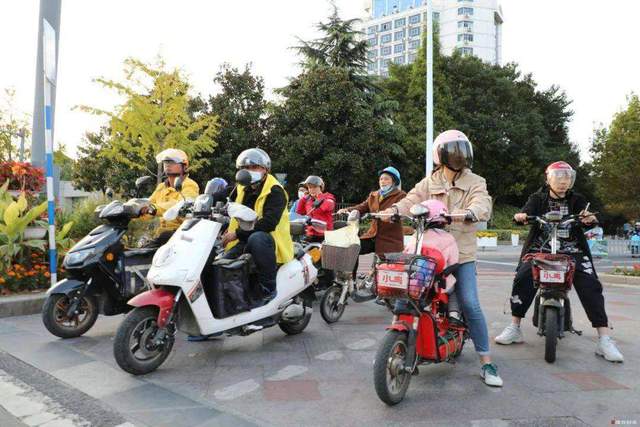 “有车”和“没车”的区别有多大？6点不同，句句说到心坎里了休闲区蓝鸢梦想 - Www.slyday.coM