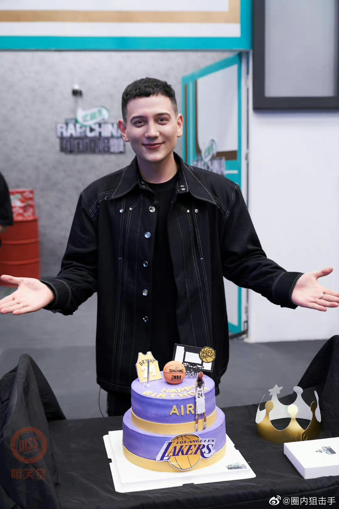 艾热庆生直播首唱新歌