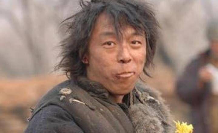 嘲笑比黄渤还“丑”,跑龙套20年后转型当导演,老婆美若天仙休闲区蓝鸢梦想 - Www.slyday.coM 嘲笑比黄渤还“丑”,跑龙套20年后转型当导演,老婆美若天仙休闲区蓝鸢梦想 - Www.slyday.coM