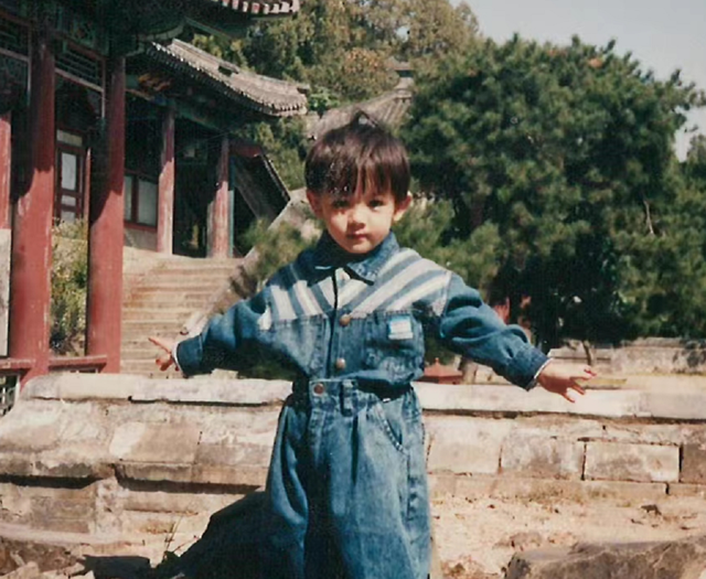 明星罕见童年照:赵丽颖年代感十足,沈腾灵动可爱,林志玲反差大休闲区蓝鸢梦想 - Www.slyday.coM 明星罕见童年照:赵丽颖年代感十足,沈腾灵动可爱,林志玲反差大休闲区蓝鸢梦想 - Www.slyday.coM