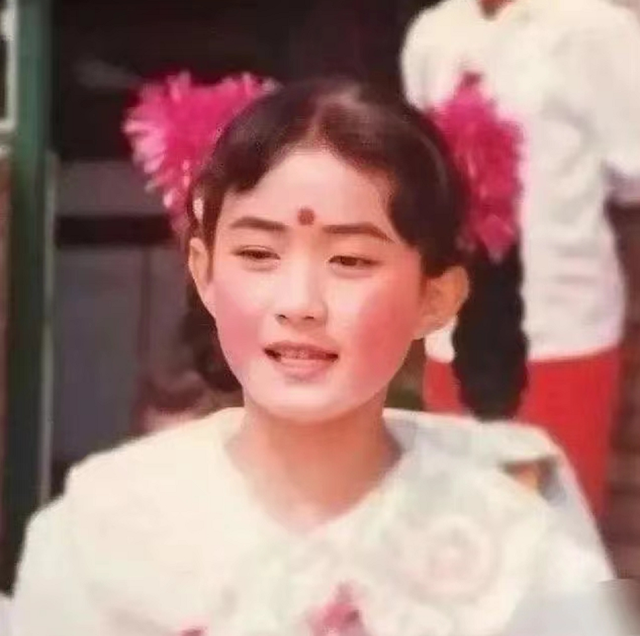 明星罕见童年照:赵丽颖年代感十足,沈腾灵动可爱,林志玲反差大休闲区蓝鸢梦想 - Www.slyday.coM 明星罕见童年照:赵丽颖年代感十足,沈腾灵动可爱,林志玲反差大休闲区蓝鸢梦想 - Www.slyday.coM