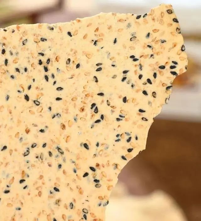 把这里的硬块揉开，气血不足、上热下寒的人，这样做就对了休闲区蓝鸢梦想 - Www.slyday.coM