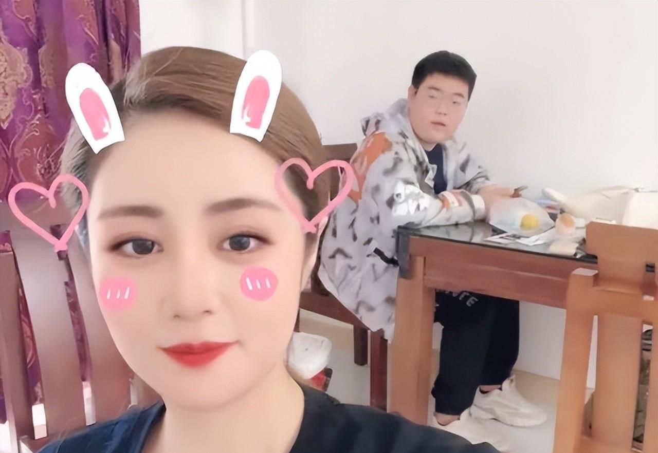 一年又一年乡村爱情17即将杀青王小蒙与谢腾飞合拍视频