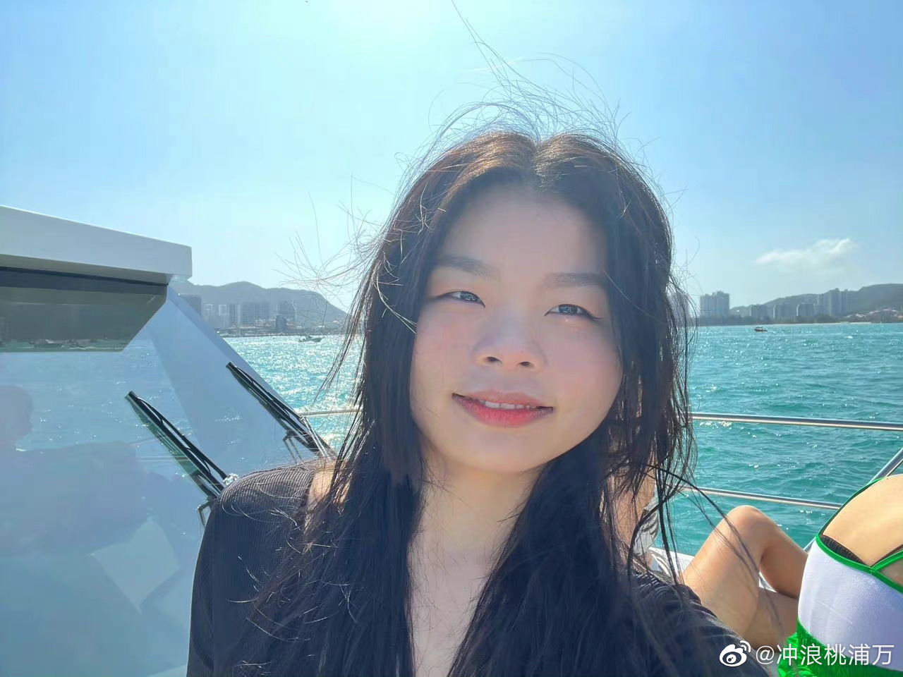 3unshine成员cindy一直觉得她身材其实不错