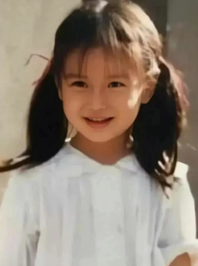 明星罕见童年照:赵丽颖年代感十足,沈腾灵动可爱,林志玲反差大休闲区蓝鸢梦想 - Www.slyday.coM 明星罕见童年照:赵丽颖年代感十足,沈腾灵动可爱,林志玲反差大休闲区蓝鸢梦想 - Www.slyday.coM