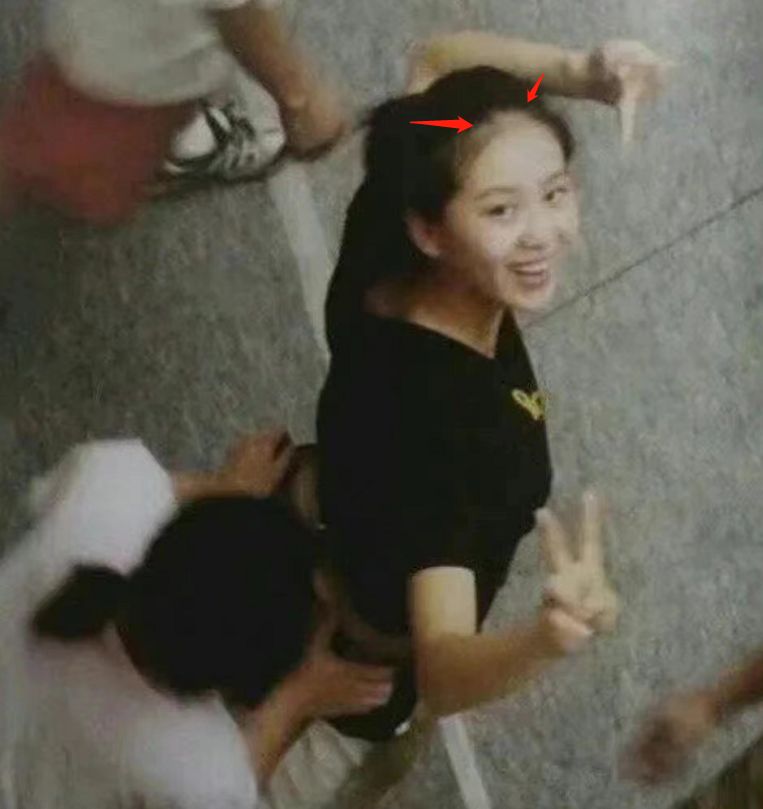 明星罕见童年照：赵丽颖年代感十足，沈腾憨萌可爱，林志玲反差大休闲区蓝鸢梦想 - Www.slyday.coM