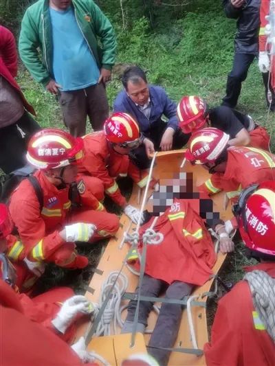 【新焦点】宁夏一男子采摘野菜被困野荷谷！警民200余人历时12小时寻回…休闲区蓝鸢梦想 - Www.slyday.coM