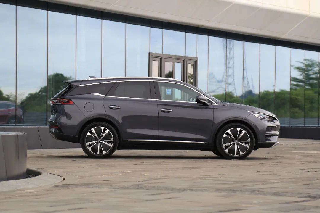 新款比亚迪唐上市颜值升级续航730km还买什么特斯拉