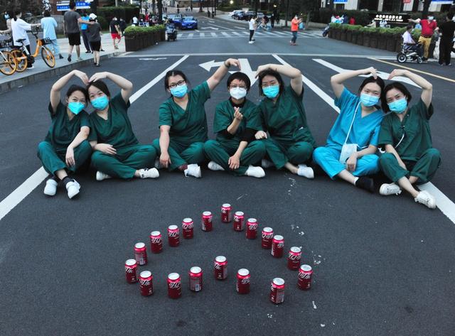 上海“法师桥”成为市民迎接复苏打卡点，上海回来了休闲区蓝鸢梦想 - Www.slyday.coM