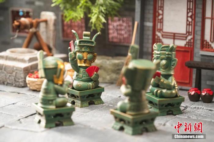 “六一”儿童节，大朋友们纷纷为自己的快乐“买单”休闲区蓝鸢梦想 - Www.slyday.coM