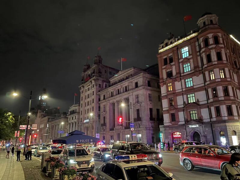 外滩堵车了！今天零时，上海全面撤除跨江跨区交通隔离设施，车流回来了休闲区蓝鸢梦想 - Www.slyday.coM