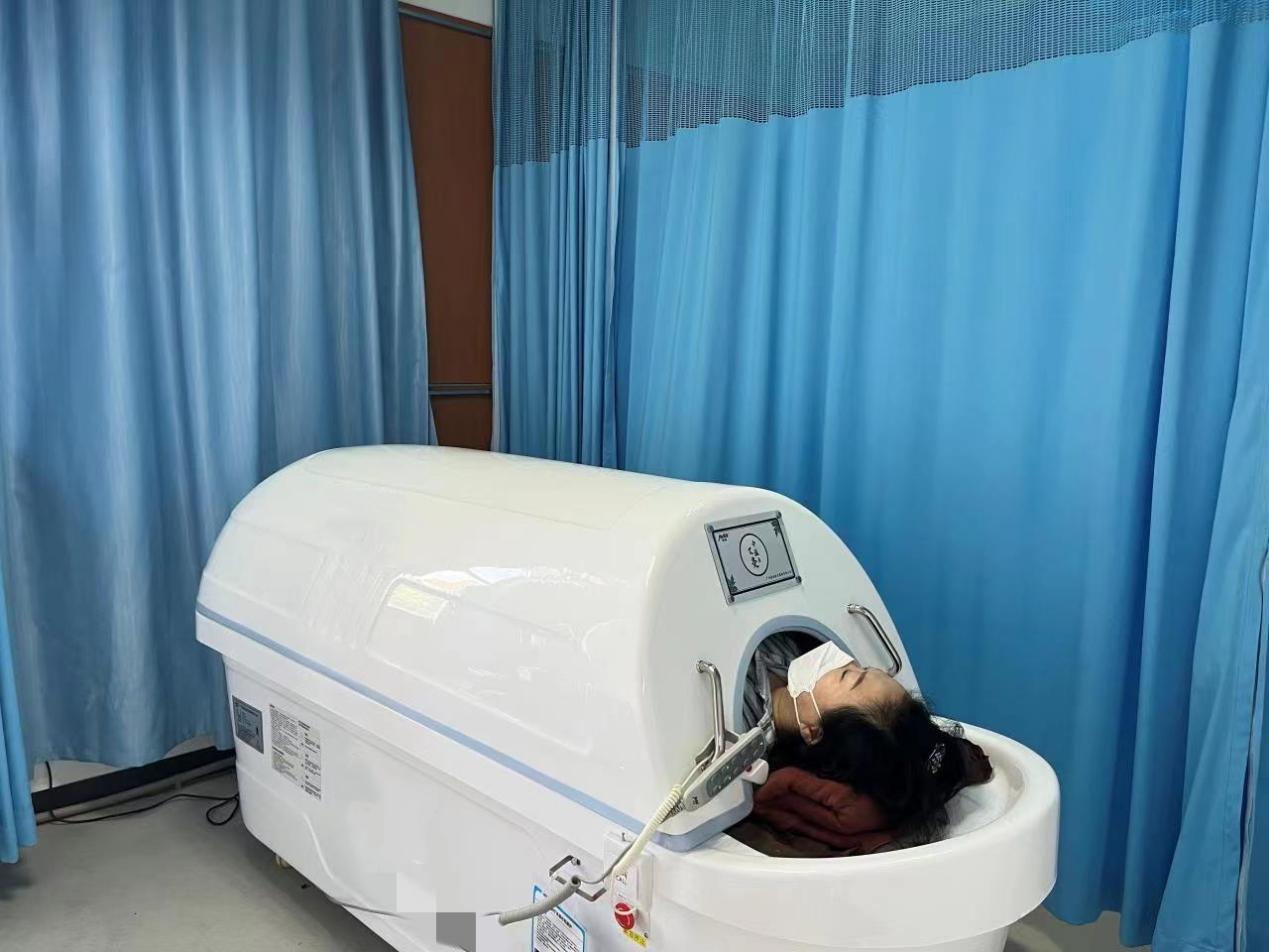 睡一觉缓解不舒适广中医深圳医院引进艾灸太空舱