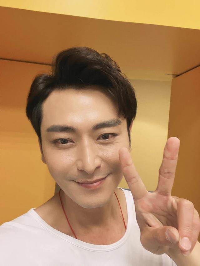 突发！台湾知名男星全家确诊，被儿子妻子传染，康复后后遗症明显休闲区蓝鸢梦想 - Www.slyday.coM