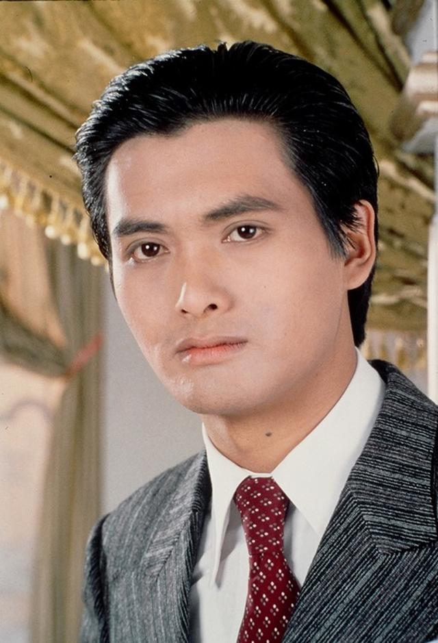 同样演许文强把周润发和黄晓明黎明等放一起看差距出来了