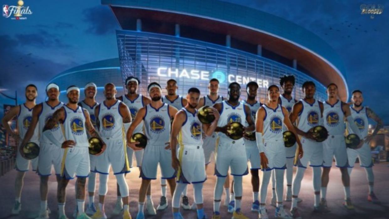 总决赛来了!勇士官推晒照造势 大阵容合影霸气 水花G1场均41分休闲区蓝鸢梦想 - Www.slyday.coM 总决赛来了!勇士官推晒照造势 大阵容合影霸气 水花G1场均41分休闲区蓝鸢梦想 - Www.slyday.coM