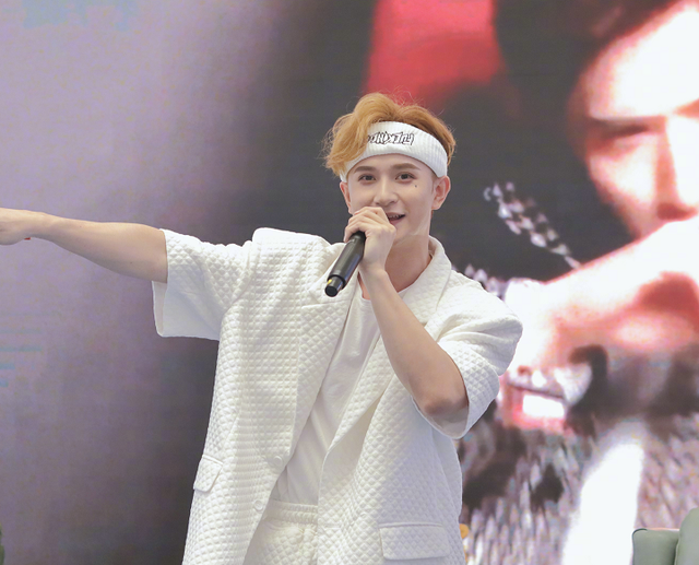 刘洲成玩家暴梗疑遭永久封杀被官媒点名狠批后禁言已过去半月