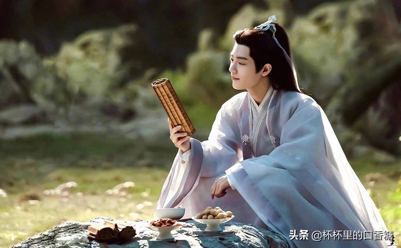 10位男神新古装造型：肖战《玉骨遥》仙气、龚俊《安乐传》霸气！休闲区蓝鸢梦想 - Www.slyday.coM