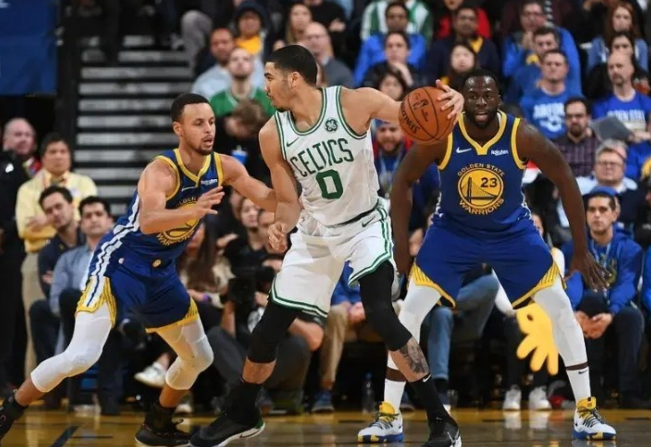 总决赛来了!勇士官推晒照造势 大阵容合影霸气 水花G1场均41分休闲区蓝鸢梦想 - Www.slyday.coM 总决赛来了!勇士官推晒照造势 大阵容合影霸气 水花G1场均41分休闲区蓝鸢梦想 - Www.slyday.coM