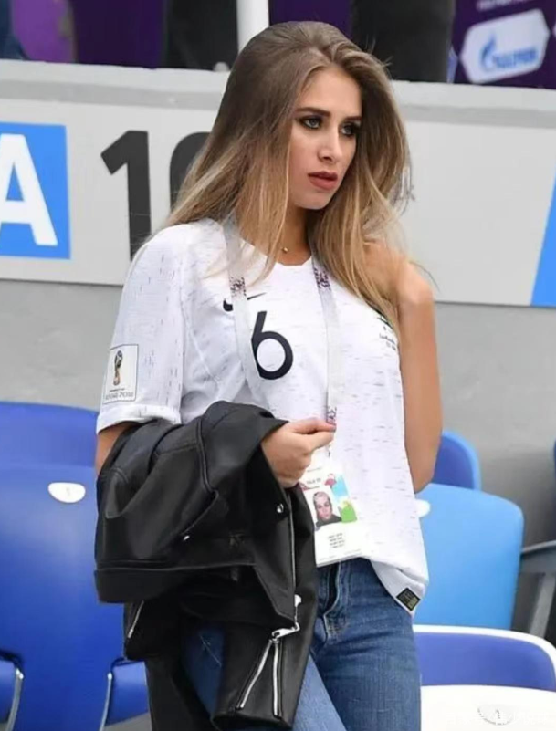 姆巴佩女友身份曝光16岁之前男儿身球迷男人最了解男人