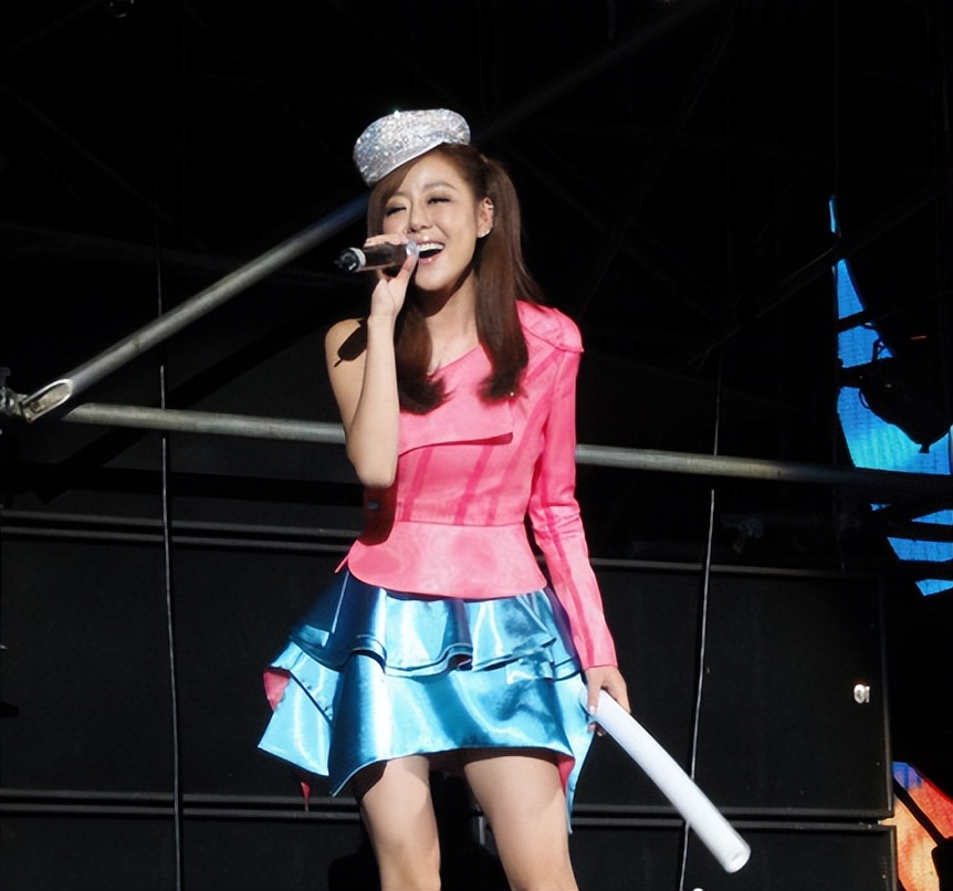 过气超女窘况卑微求上浪姐相亲整容连爹妈认不出风光不再