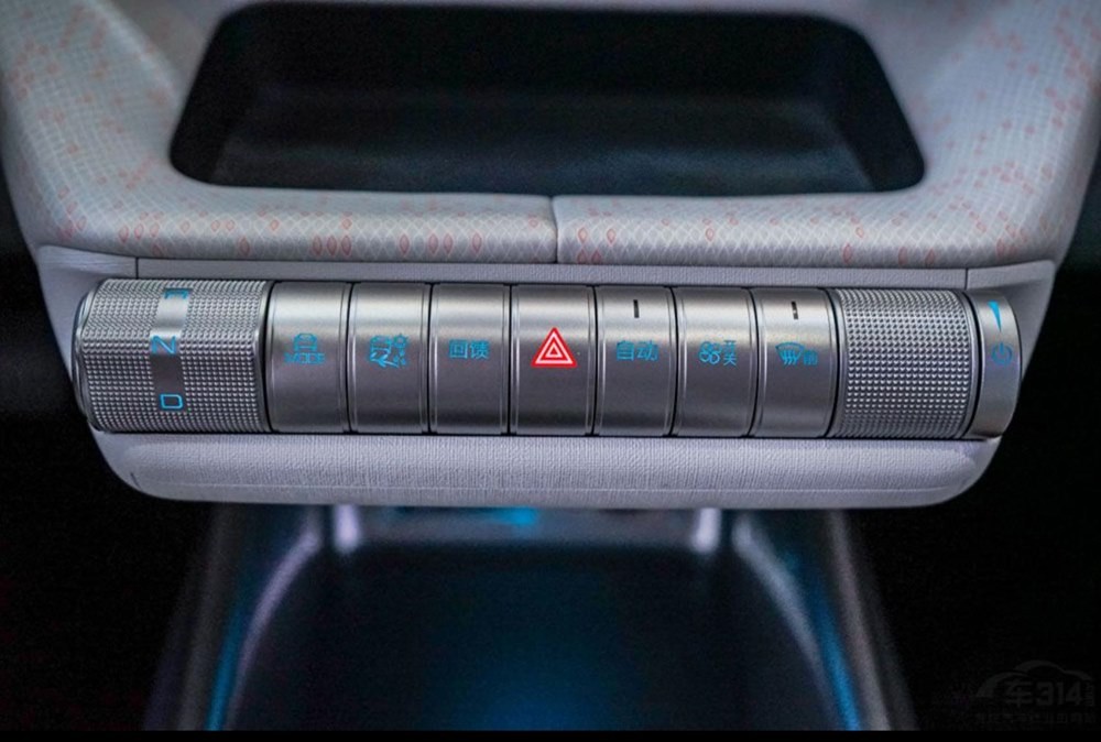 小型纯电车型该如何选择？欧拉好猫和比亚迪海豚您选择谁