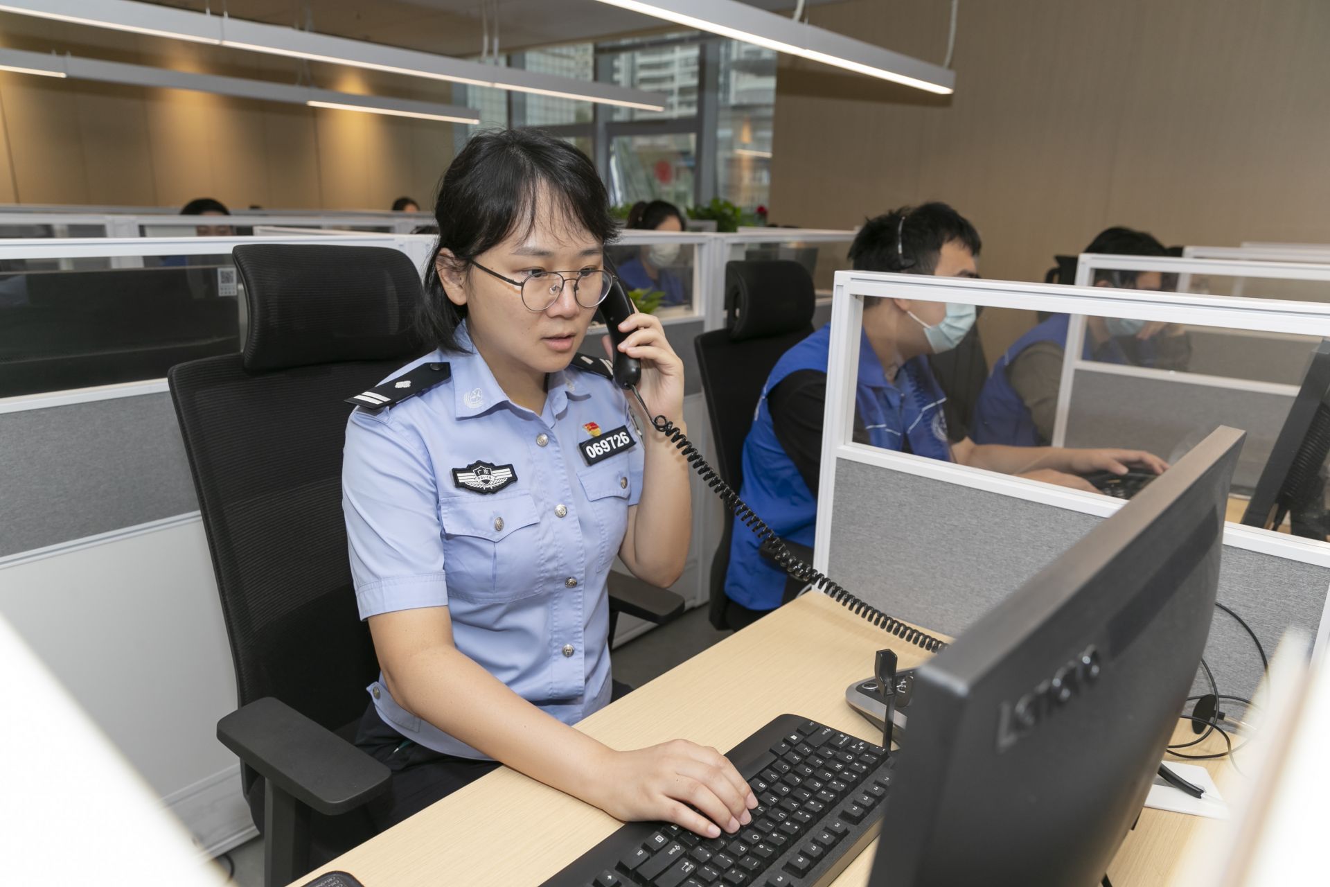 福田公安分局民警郑伊丽争分夺秒守住钱袋反诈路上永不停歇