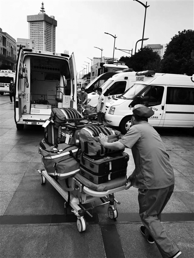 四川雅安市芦山县昨发生6.1级地震休闲区蓝鸢梦想 - Www.slyday.coM