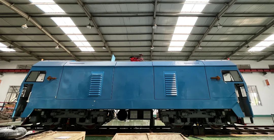 该公司首个内燃机车动力系统新能源改造项目顺利完成厂内调试,各项
