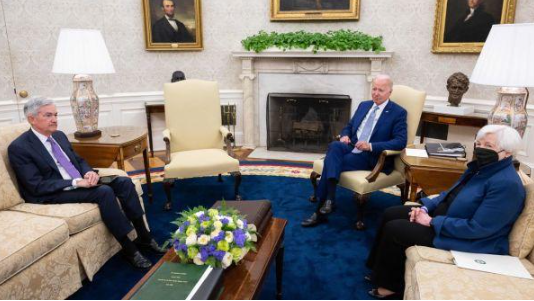 美国总统拜登抗击通胀是首要经济任务