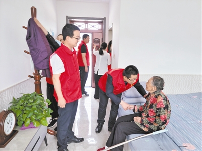 党员志愿服务关爱老年群体