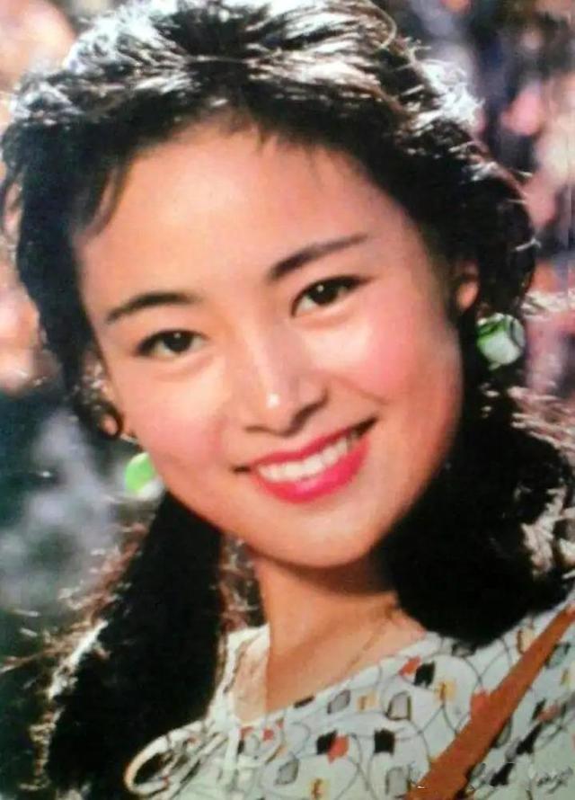 著名演员张瑜有过一段失败的婚姻64岁无儿无女也幸福