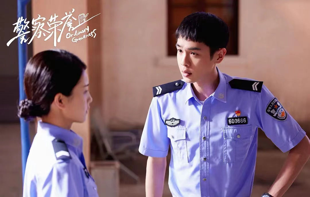 我的评分： 期待已久的《警察荣誉》正式开播……