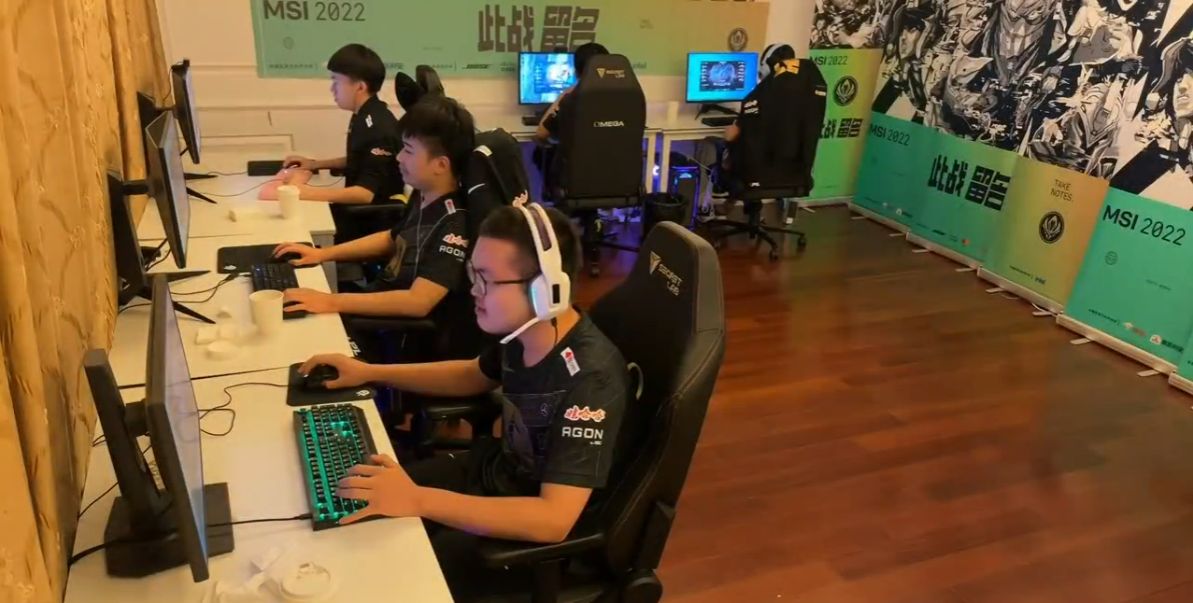 网传RNG的最后半年?季中赛之王却被“钱”难住了!休闲区蓝鸢梦想 - Www.slyday.coM 网传RNG的最后半年?季中赛之王却被“钱”难住了!休闲区蓝鸢梦想 - Www.slyday.coM