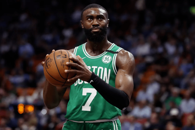 首节21分后第二节0分！库里遭严防哑火，勇士葬送10分优势被反超休闲区蓝鸢梦想 - Www.slyday.coM