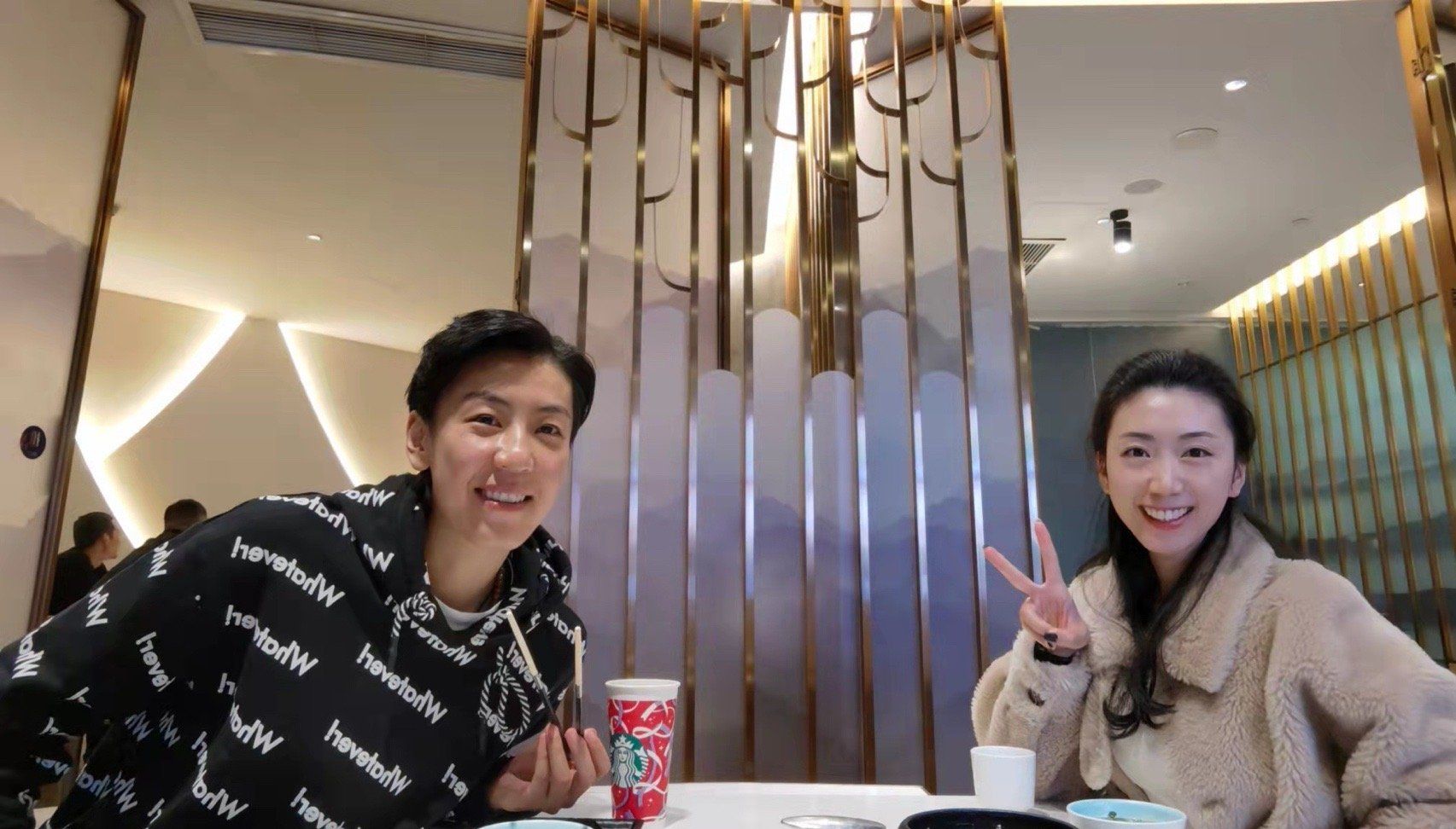 去年4月,在陕西全运会女排排位赛结束之后,张晓雅正式宣布退役,告别