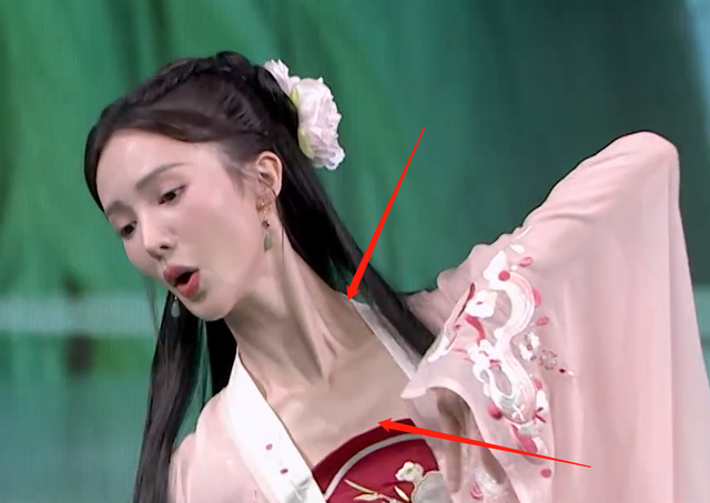 端午晚会明星状态:金晨穿古装跳舞青筋抢镜,罗云熙干瘪韩庚浮肿休闲区蓝鸢梦想 - Www.slyday.coM 端午晚会明星状态:金晨穿古装跳舞青筋抢镜,罗云熙干瘪韩庚浮肿休闲区蓝鸢梦想 - Www.slyday.coM