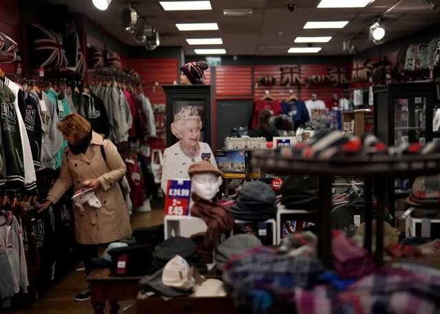 红颜变白发,英国女王伊丽莎白二世70年的王冠之路休闲区蓝鸢梦想 - Www.slyday.coM 红颜变白发,英国女王伊丽莎白二世70年的王冠之路休闲区蓝鸢梦想 - Www.slyday.coM