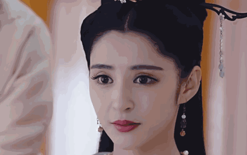 好似芭比娃娃般精致,今天就一起来看看那些有着"铜铃大眼"的女明星