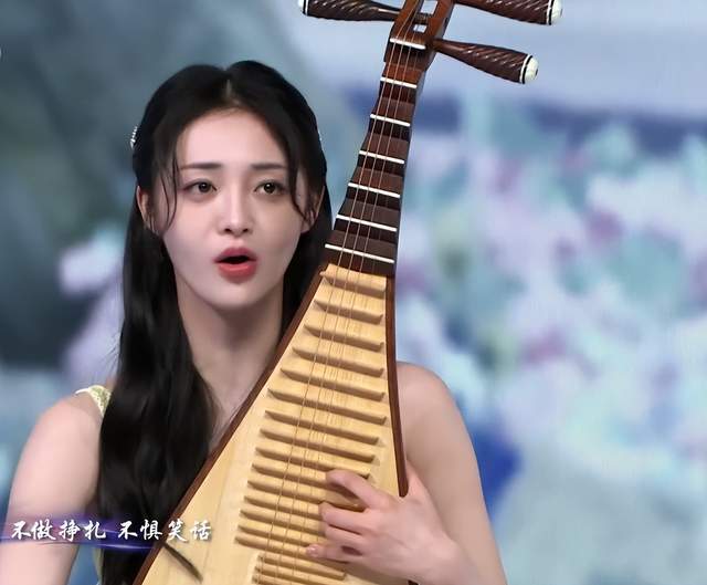 端午晚会明星状态:金晨穿古装跳舞青筋抢镜,罗云熙干瘪韩庚浮肿休闲区蓝鸢梦想 - Www.slyday.coM 端午晚会明星状态:金晨穿古装跳舞青筋抢镜,罗云熙干瘪韩庚浮肿休闲区蓝鸢梦想 - Www.slyday.coM