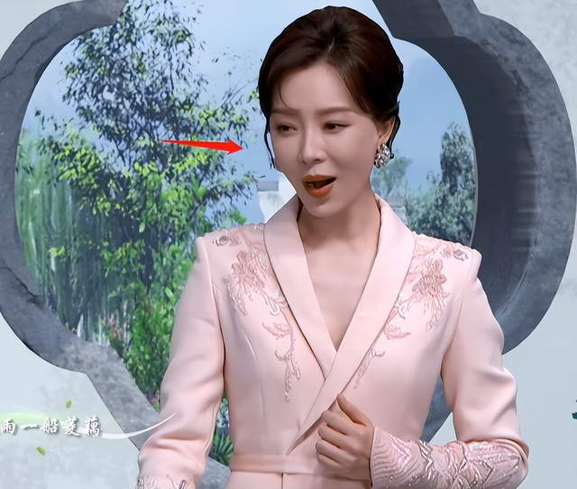 端午晚会明星状态:金晨穿古装跳舞青筋抢镜,罗云熙干瘪韩庚浮肿休闲区蓝鸢梦想 - Www.slyday.coM 端午晚会明星状态:金晨穿古装跳舞青筋抢镜,罗云熙干瘪韩庚浮肿休闲区蓝鸢梦想 - Www.slyday.coM