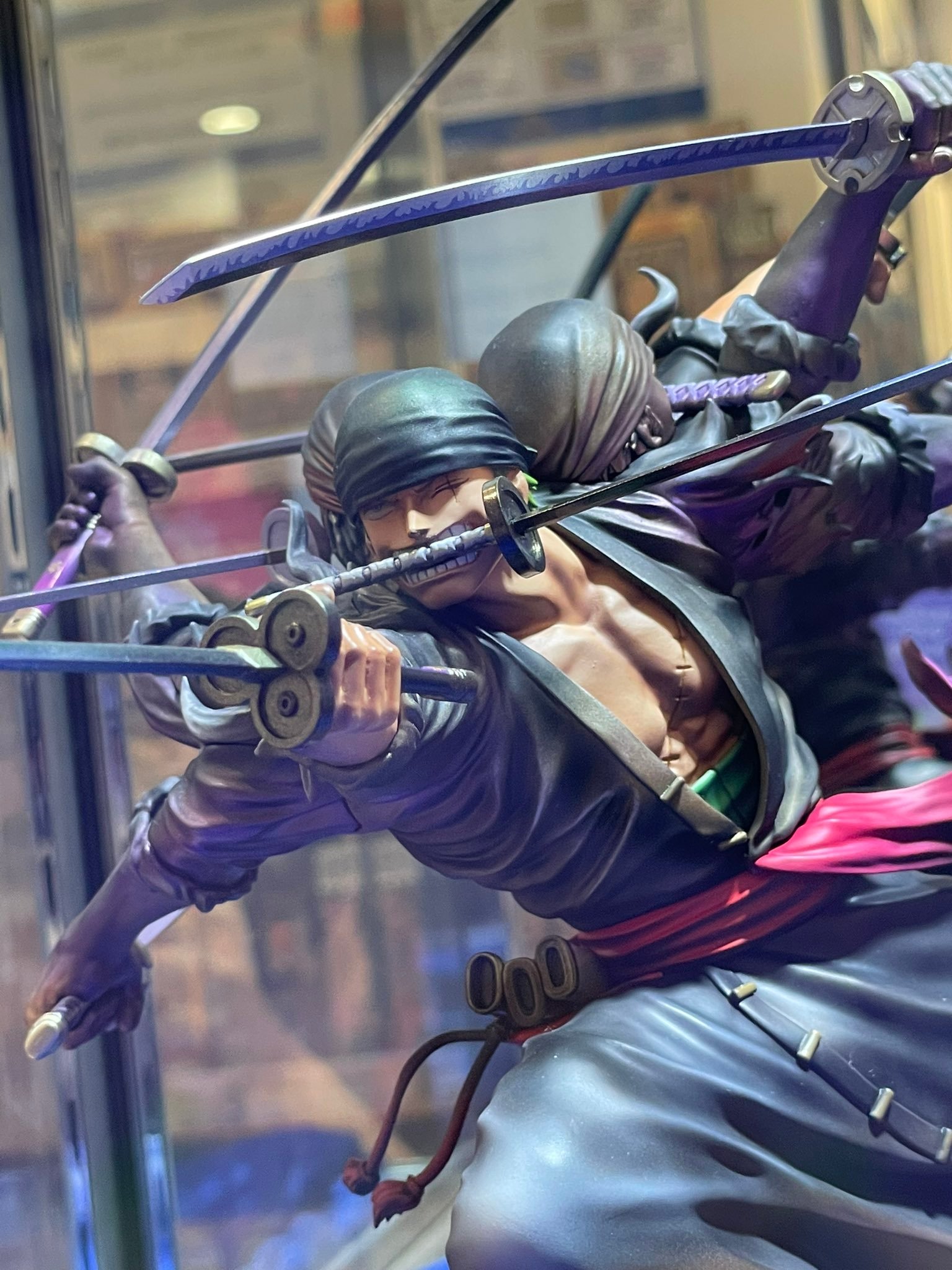 pop海贼王鬼气九刀流索隆手办和大和手办实拍图