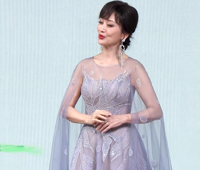 端午晚会明星状态:金晨穿古装跳舞青筋抢镜,罗云熙干瘪韩庚浮肿休闲区蓝鸢梦想 - Www.slyday.coM 端午晚会明星状态:金晨穿古装跳舞青筋抢镜,罗云熙干瘪韩庚浮肿休闲区蓝鸢梦想 - Www.slyday.coM