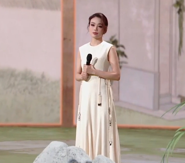 端午晚会明星状态:金晨穿古装跳舞青筋抢镜,罗云熙干瘪韩庚浮肿休闲区蓝鸢梦想 - Www.slyday.coM 端午晚会明星状态:金晨穿古装跳舞青筋抢镜,罗云熙干瘪韩庚浮肿休闲区蓝鸢梦想 - Www.slyday.coM