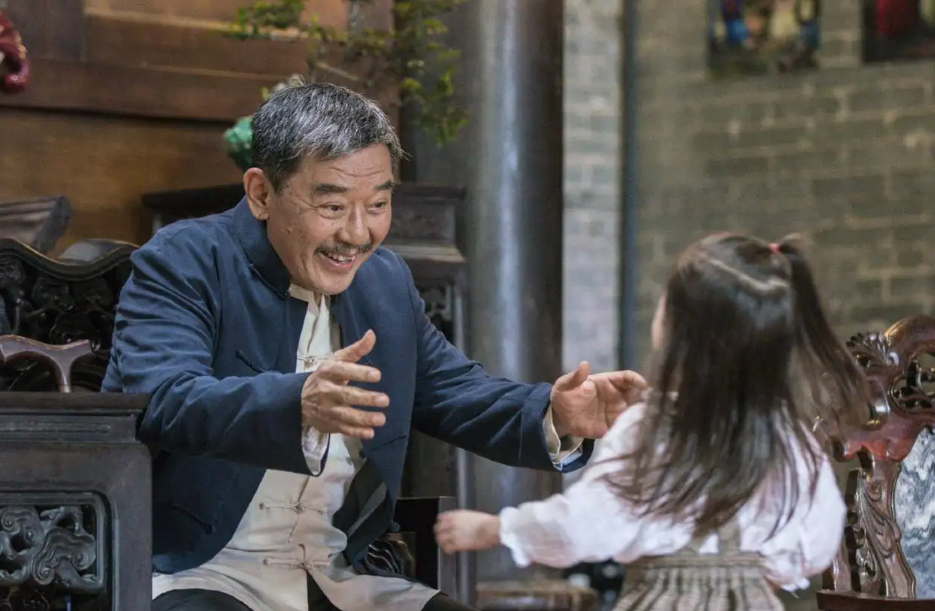 李立群要退休放心不下的是女儿李元元曾与美籍黑人恋爱引争议